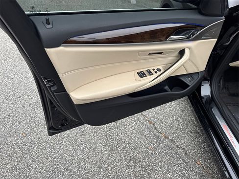 Used 2017 BMW 540i image 10