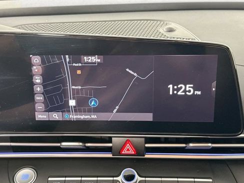Used 2024 Hyundai Elantra SEL FWD image 12