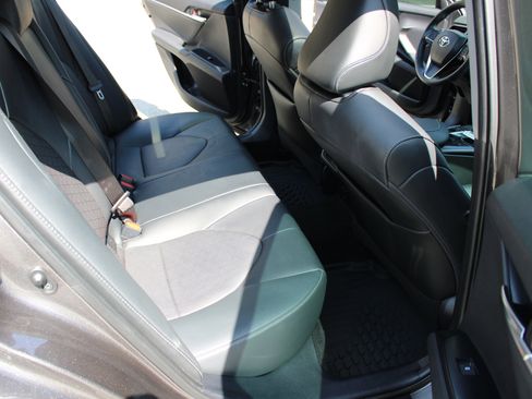 Used 2020 Toyota Camry XSE image 14