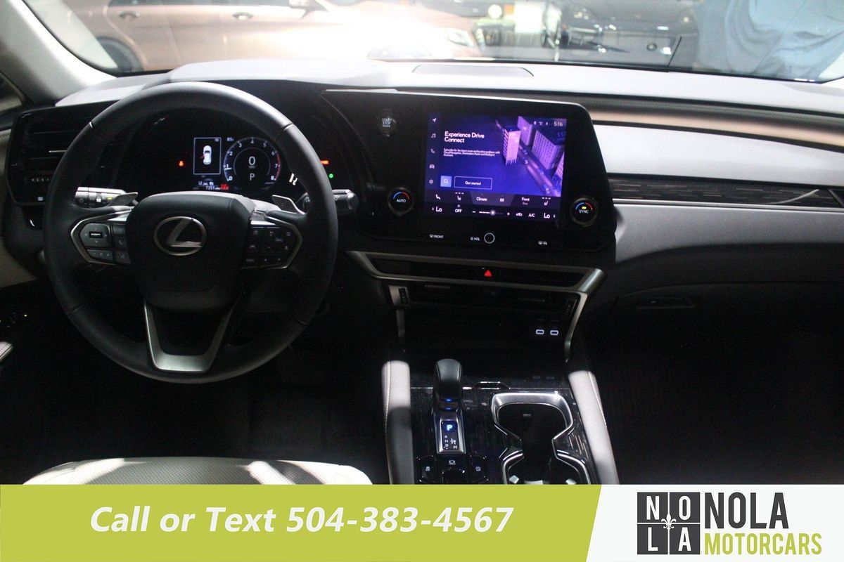 Used 2024 Lexus RX 350 FWD w/ Technology Package image 11