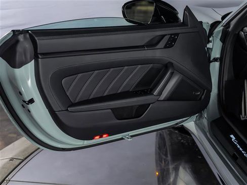 Certified 2025 Porsche 911 Carrera GTS image 31