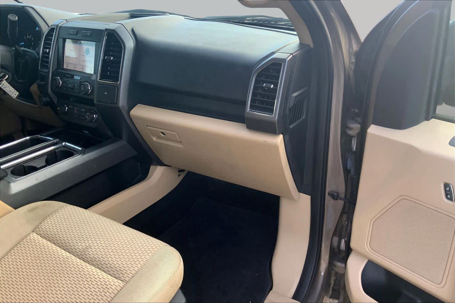 Used 2019 Ford F150 XLT w/ Trailer Tow Package RWD image 19