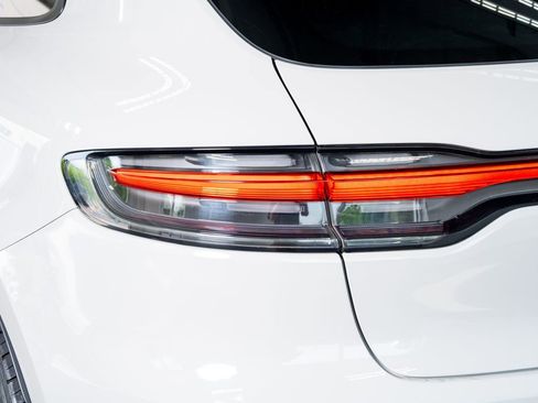 Used 2020 Porsche Macan image 18