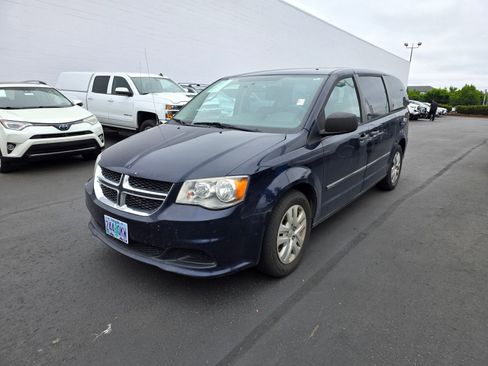 Used 2016 Dodge Grand Caravan American Value Package w/ UConnect Hands-Free Group FWD image 2
