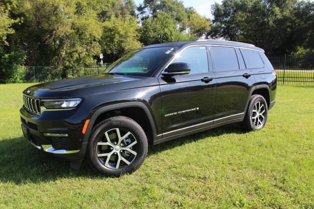Used 2024 Jeep Grand Cherokee L Limited w/ Luxury Tech Group II AWD/4WD image 2