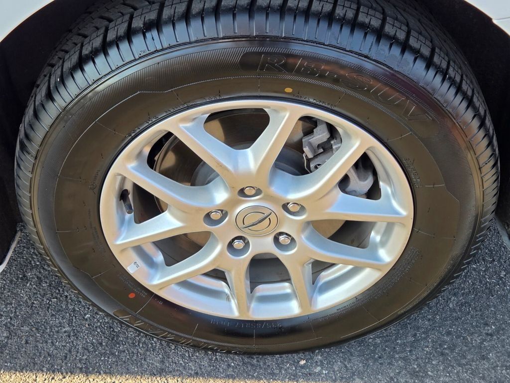 Used 2024 Chrysler Pacifica Touring-L FWD image 11