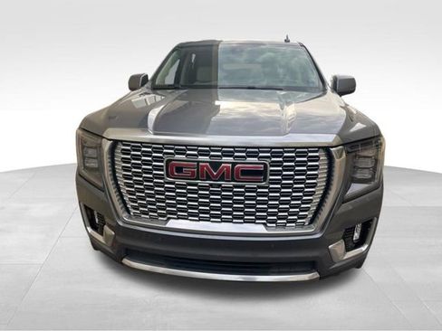 Used 2021 GMC Yukon Denali w/ Denali Premium Package image 2