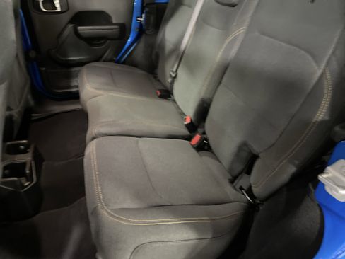 Used 2024 Jeep Wrangler Sport S image 10