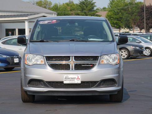 Used 2018 Dodge Grand Caravan SE w/ UConnect Hands-Free Group FWD image 8