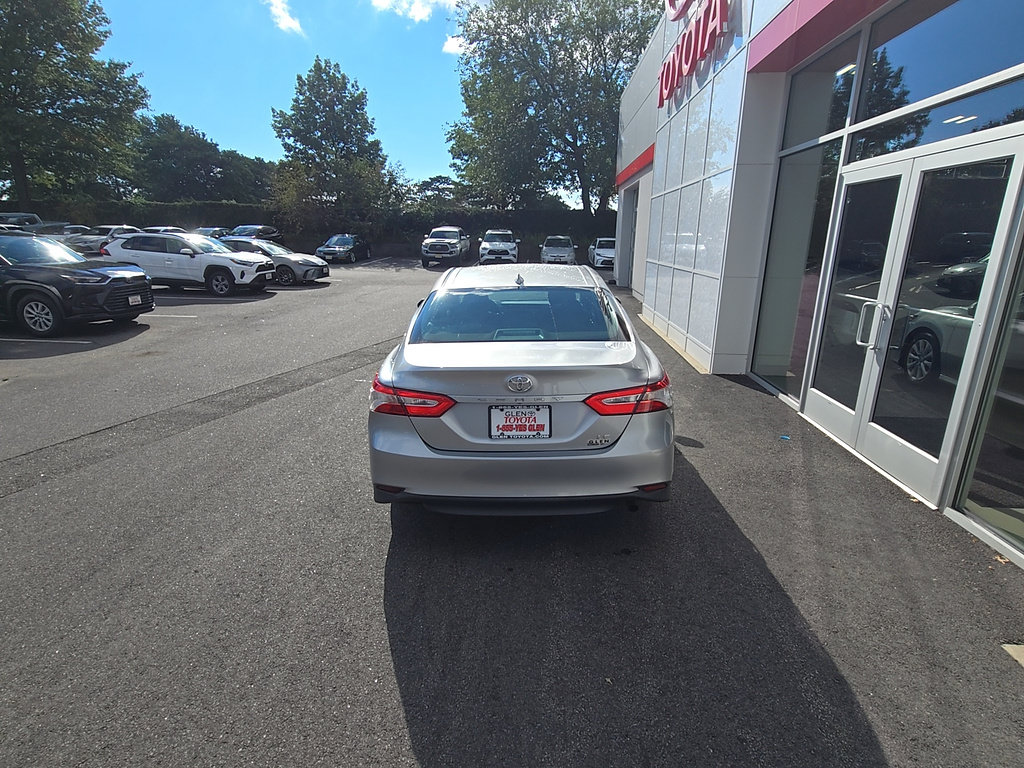 Used 2019 Toyota Camry LE FWD image 5