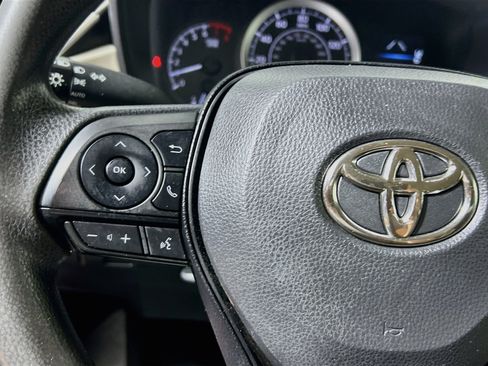 Used 2022 Toyota Corolla LE FWD image 18