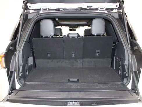 New 2025 Lincoln Navigator Reserve w/ Jet Appearance Package image 15