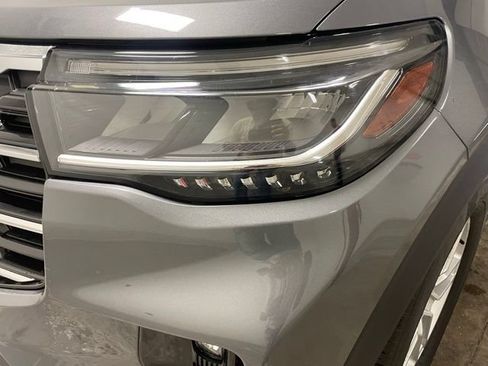 Used 2025 Ford Explorer Active w/ Active Comfort Package RWD image 4