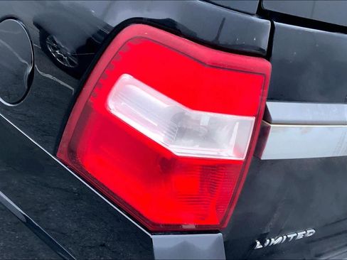 Used 2017 Ford Expedition Limited image 26