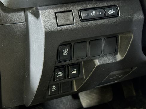 Used 2023 Nissan Frontier SV w/ Midnight Edition Package image 10