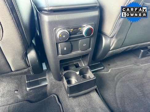 Used 2022 Ford Explorer XLT image 19