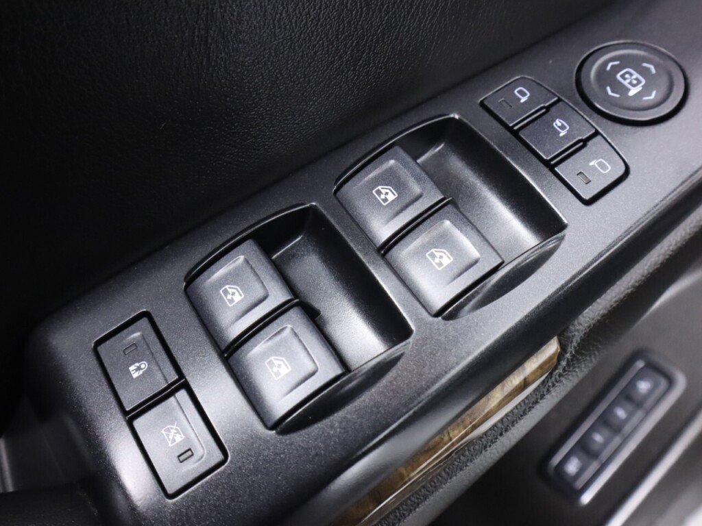 Used 2017 Chevrolet Tahoe LT AWD/4WD image 30