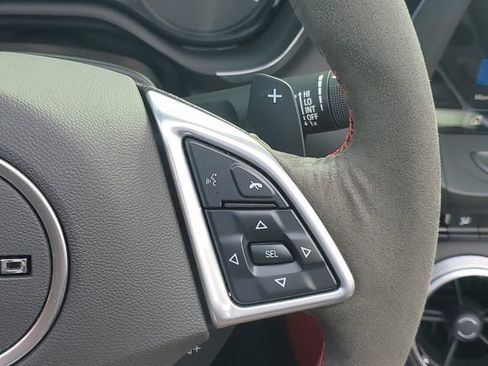 Certified 2022 Chevrolet Camaro ZL1 RWD image 22