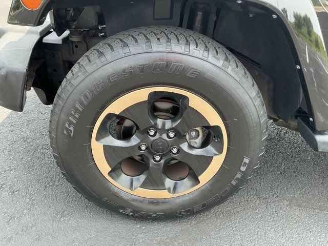 Used 2014 Jeep Wrangler Unlimited Sahara AWD/4WD image 11