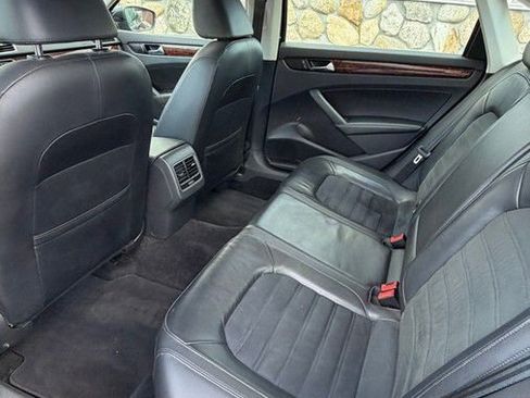 Used 2013 Volkswagen Passat TDI SEL Premium image 30