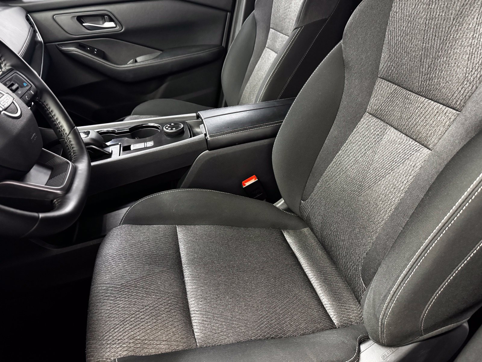 Certified 2025 Nissan Rogue SV AWD/4WD image 13