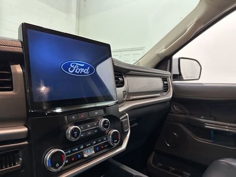 Used 2024 Ford Expedition XLT RWD image 34