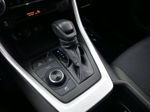 Used 2022 Toyota RAV4 LE AWD/4WD image 20