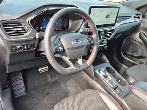 Used 2023 Ford Escape ST-Line w/ Tech Pack #1 AWD/4WD image 3