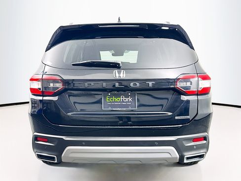 Used 2023 Honda Pilot Touring image 7