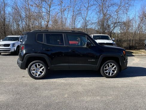 Used 2017 Jeep Renegade Latitude image 8
