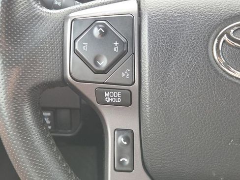Used 2022 Toyota Tacoma TRD Sport w/ Technology Package RWD image 9