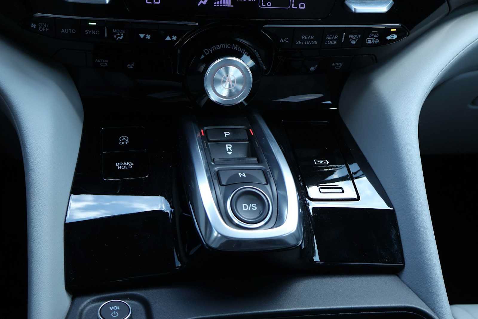 Certified 2026 Acura MDX w/ Technology Package FWD image 17