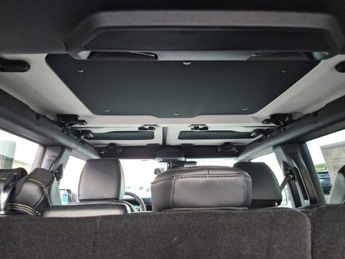 New 2025 Ford Bronco Badlands image 19