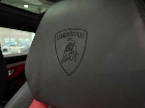 Used 2019 Lamborghini Urus AWD/4WD image 7