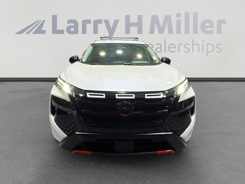 Certified 2025 Nissan Rogue SV AWD/4WD image 8