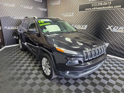 Used 2016 Jeep Cherokee Limited AWD/4WD image 8