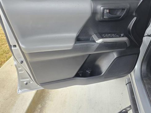 Certified 2022 Toyota Tacoma SR5 image 27