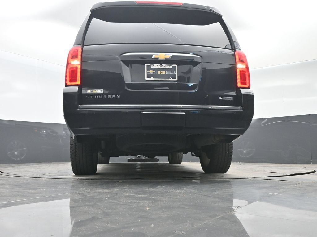 Used 2018 Chevrolet Suburban Premier AWD/4WD image 29