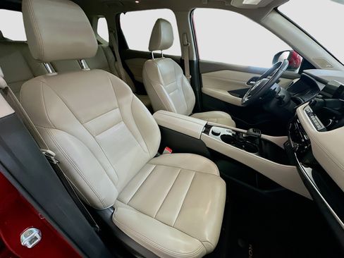 Used 2023 Nissan Rogue SL w/ SL Premium Package image 34