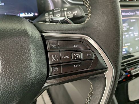 Certified 2023 Jeep Grand Cherokee Laredo image 23