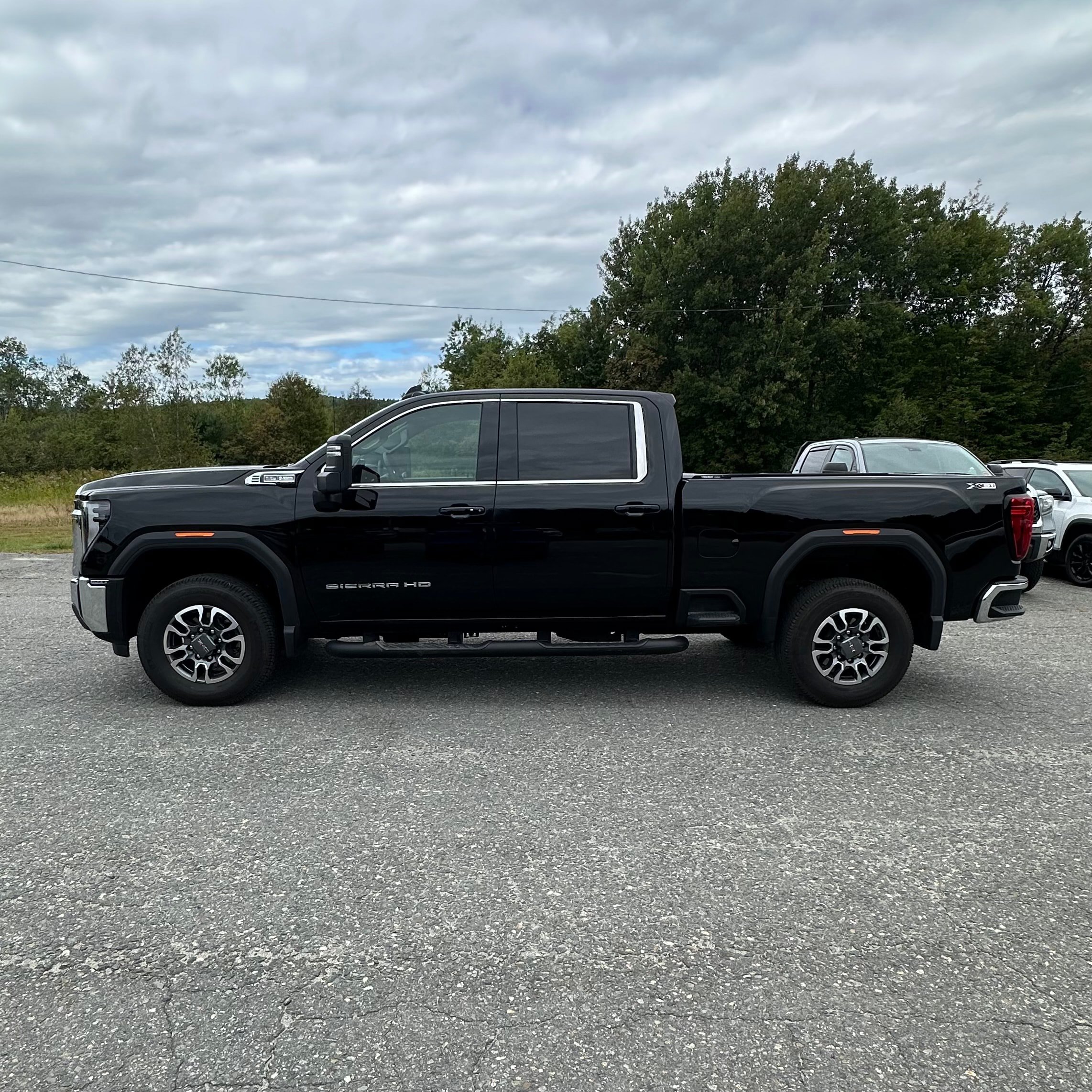 Used 2026 GMC Sierra 2500 SLE w/ SLE Value Package; AWD/4WD image 8