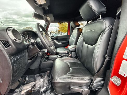 Used 2016 Jeep Wrangler Unlimited Rubicon w/ Connectivity Group image 13