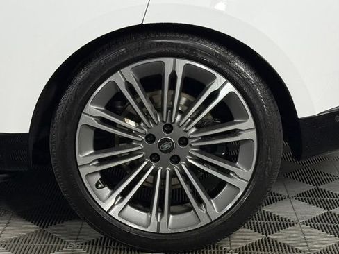 Used 2025 Land Rover Range Rover SE AWD/4WD image 14