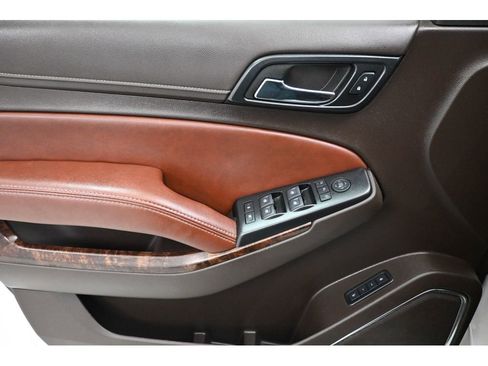 Used 2019 Chevrolet Suburban Premier image 8