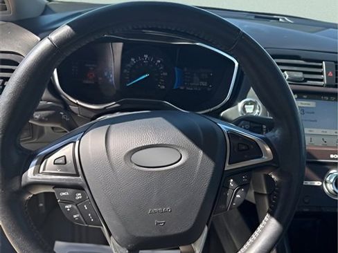 Used 2018 Ford Fusion Titanium image 14