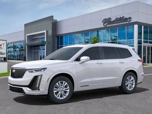 New 2025 Cadillac XT6 Luxury image 2