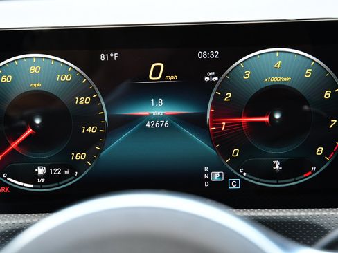 Used 2023 Mercedes-Benz CLA 250 image 12