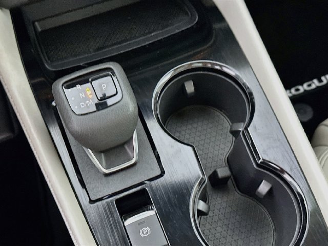Used 2023 Nissan Rogue SL AWD/4WD image 15