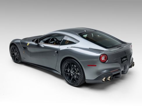 Certified 2015 Ferrari F12 Berlinetta image 9