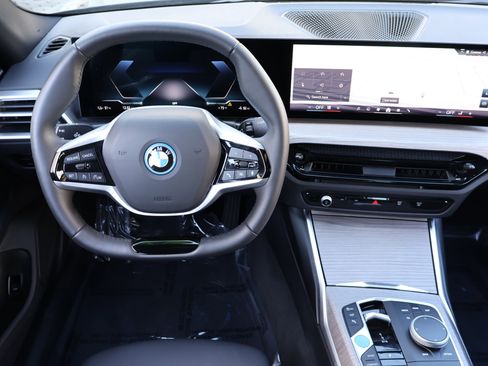 Used 2025 BMW i4 xDrive40i w/ Parking Assistance Package image 19